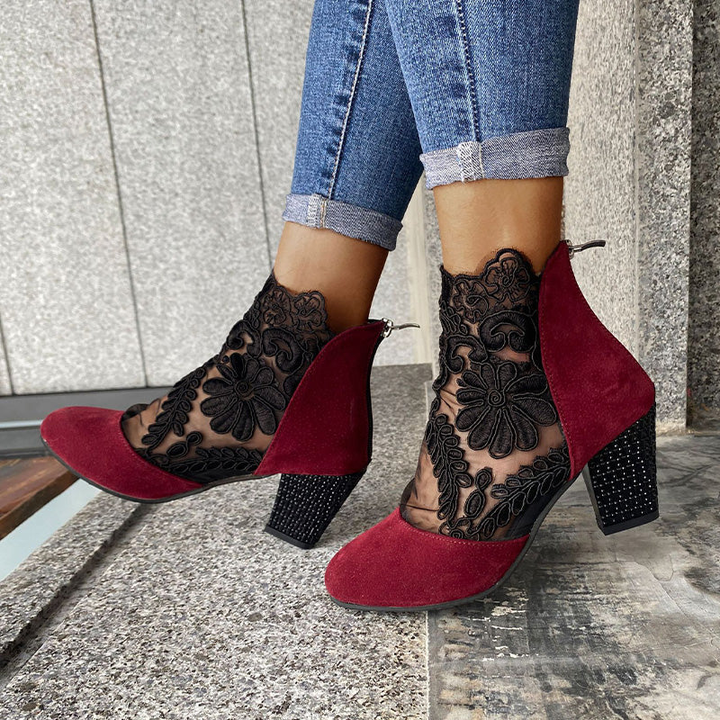 Chiara - Tacones con encaje floral y tacón brillante