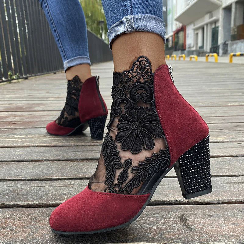 Chiara - Tacones con encaje floral y tacón brillante